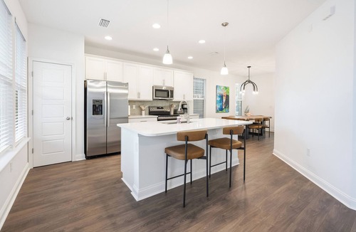Riverside House | Riverside Townhouse - 3 Bedroom with Garage