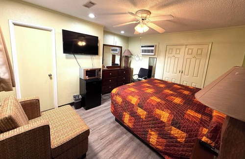Elba Hotel | Riviera Motel Elba Near Enterprise US 84