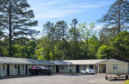 Elba Hotel | Riviera Motel Elba Near Enterprise US 84