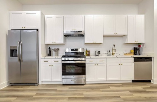 Arts/Warehouse District Apartment | Roami at Churchill | 2 Bedroom