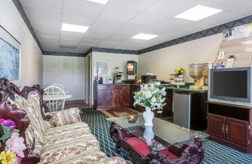 Gadsden Hotel | Rodeway Inn Gadsden - Attalla