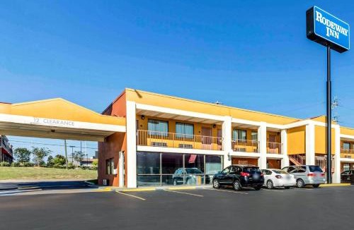 Prattville Hotel | Rodeway Inn Prattville I-65