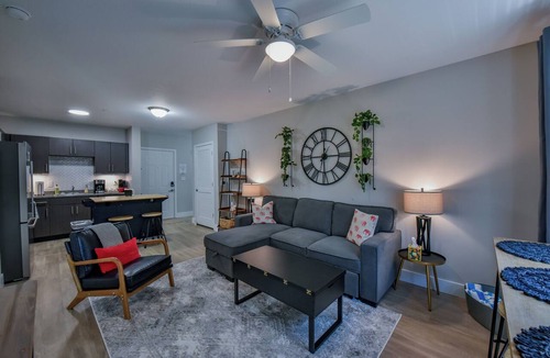 Tuscaloosa Condo | Rollin' on the River - Book for Football Season! Complex Pool & River Views!