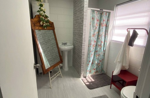 Orlando House | Room Private Entrance/BathroomUCF Area