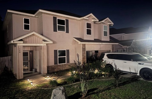 Crestview House | Rooms for Rent – Furnished + WiFi + Utilities Included. Move-In Ready Available