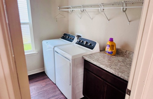 Crestview House | Rooms for Rent – Furnished + WiFi + Utilities Included. Move-In Ready Available