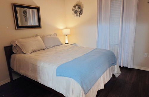 Crestview House | Rooms for Rent – Furnished + WiFi + Utilities Included. Move-In Ready Available