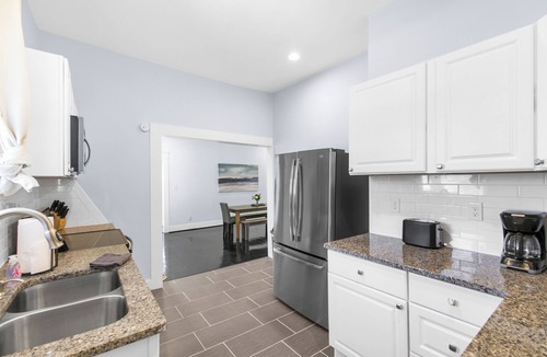 Crestline Heights Cottage | Ruffner Retreat House | Fenced Yard & Group Stay