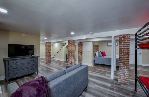 Tuscaloosa House | Run Forest Run - Book for 30 nights or longer!