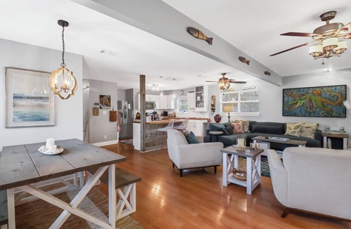 Shoreline Park House | Rustic Cajun Paradise Camp House with Waterfront 125ft dock!