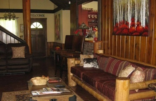 Bixby House | Rustic Redbird Lodge 'Country Living' at it's Best!