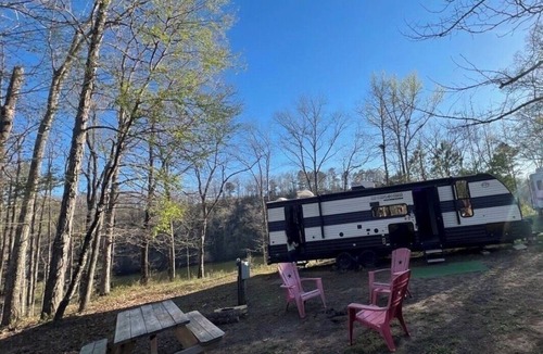 Cullman House | RV on Smith Lake 2-bedroom recreational vehicle in delightful Cullman.