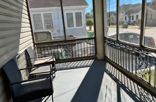 Jefferson House | Safe & Center of NOLA Loft - walk to Ochsner!