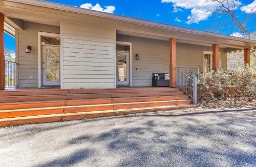 Dadeville House | Sailor's Cove