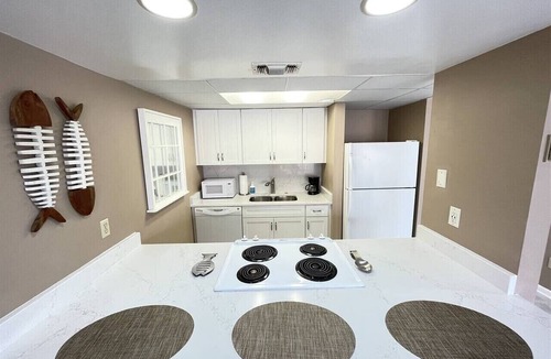 Villa Sabine Condo | Sand Dollar W208 Affordable Bayfront Getaway!