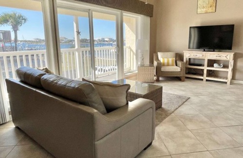 Villa Sabine Condo | Sand Dollar W208 Affordable Bayfront Getaway!