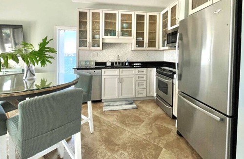 Villa Sabine Condo | Sand Dollar W212 Bayfront Escape- Gorgeous Sunset Views, Bikes Included!