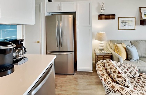 Tybee Island Condo | Savannah Beach Racquet Club by Tybee Vacation Rentals