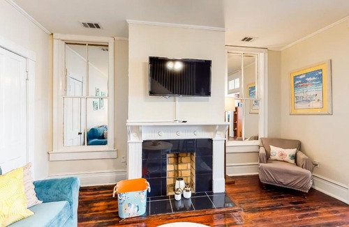Historic Downtown Savannah House | Savannah Bright