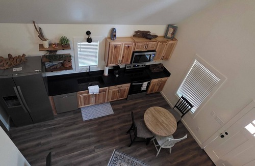 Eclectic Cottage | Sawyers Retreat Cottage Eclectic, Alabama on Lake Martin,