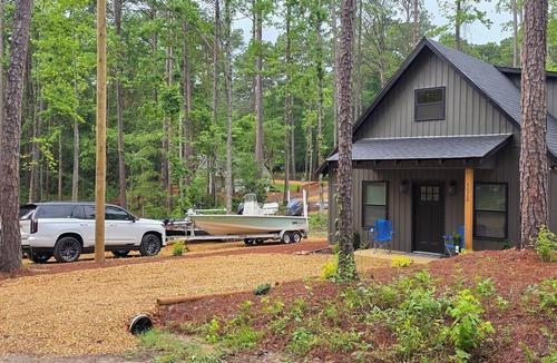 Eclectic Cottage | Sawyers Retreat Cottage Eclectic, Alabama on Lake Martin,