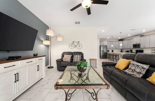 Davenport House | Screened Pool | Game Area | Kids Bedroom | Near Attractions