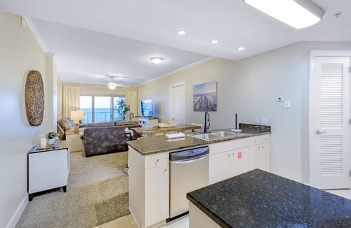 Biloxi Condo | Sea Breeze 405: 2 BR, 2 BA Condominium in Biloxi, Sleeps 6