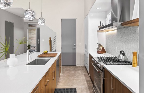San Juan House | "Seagrove Surf Shack" Private Heated Salt Water Pool! Short Walk to the Beach!