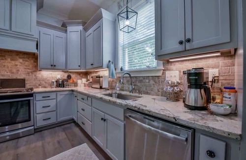 Tuscaloosa House | Secluded 10 acre estate 10 miles from UA w/4BR