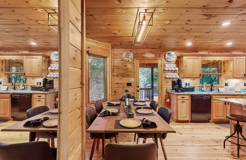 Ellijay Cabin | Secluded cabin with hot tub, fire pit, corn hole & amazing scenic views