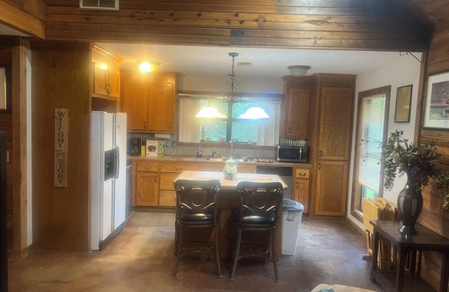 Utica Cabin | Secluded getaway cabin on 50 acres in the beautiful woods of Utica, MS.