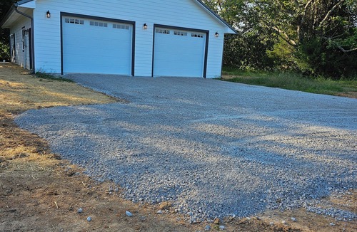 Lynchburg House | Serene cottage on 6 acres in Lynchburg, close to Jack Daniels distillery.