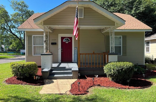 Montgomery House | Serene Getaway w/Fast Wi-Fi, Deck, Fire Pit, Roku