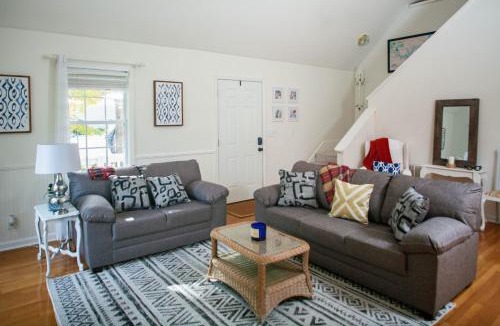 Hardwick House | Serene Lakefront Home with Hot Tub and Boat for Rent!