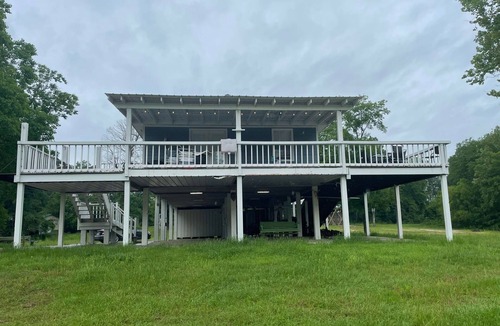 Petal House | Serene River House located in Petal Mississippi on Leaf River