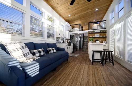 Clayton Cabin | Serene Tiny Home Retreat with Sunrise Lake & Mountain Views in Pushmataha County, Oklahoma