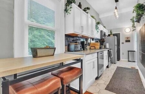 Atlanta House | Serenity House | 2BR | 7 Min to Downtown ATL | Large Patio