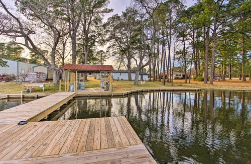 Lone Star House | Shared Dock & Lake Access: Daingerfield Tiny Home
