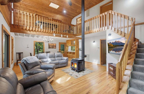 Jasper Cabin | Sharp Top Mountain Retreat