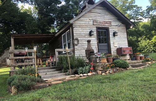 Lafayette House | Shoofly Farm - Applehouse Cottage Luxury stay - staff - Pickleball +Breakfast