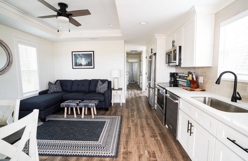 Freeport Cottage | Short drive to the beautiful 30-A beaches! Cozy Riverwalk Landing Cottage 8-H