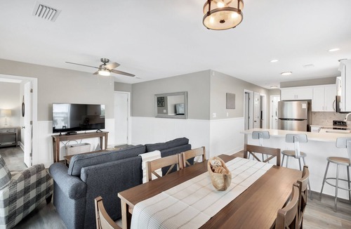 Seagrove Beach Condo | Short walk or free shuttle to wide open public beach! 3BR/2BA