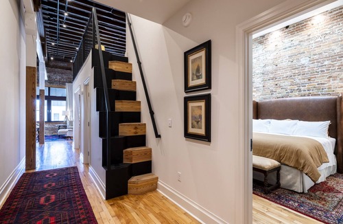 Brunswick Apartment | Signature Loft - Classy and Warm