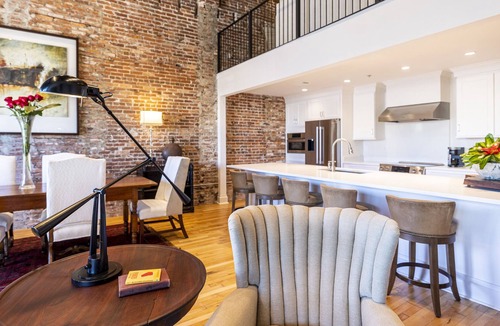 Brunswick Apartment | Signature Loft - Classy and Warm