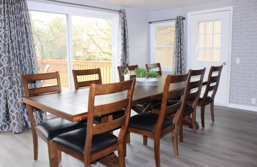 Mears House | Silver Lake get away-Waterfront fun