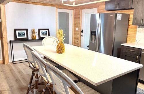Magnolia Bluffs House | Sirens Rest-Small Town Charm- Minutes to the Beach