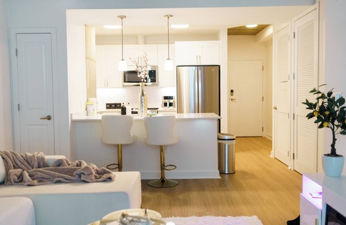 Midtown Apartment | skyline- view+ Cozy 1BR in vibrant Atlanta