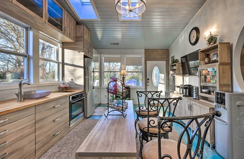 Fayetteville House | Sleek Fayetteville Home < 1 Mi to City Center