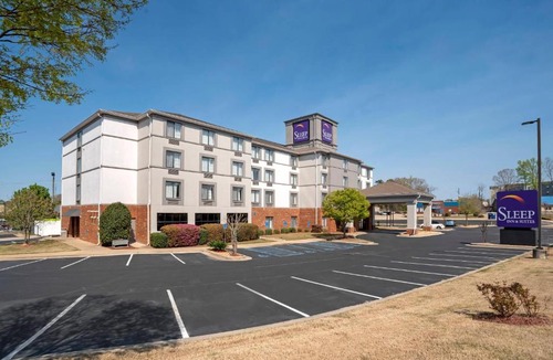 Auburn Hotel | Sleep Inn & Suites Auburn Campus Area I-85