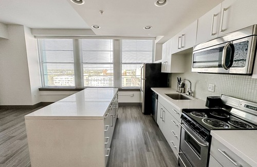 Springfield Apartment | Sleepover: Superb 1BD/1BA - Downtown Springfield